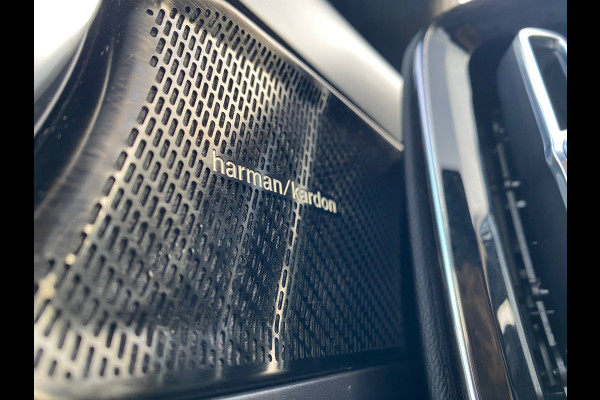 Volvo XC40 Recharge P8 AWD R-Design Panoramadak Vol Leder 92% SOH NL-Auto Rijklaarprijs!