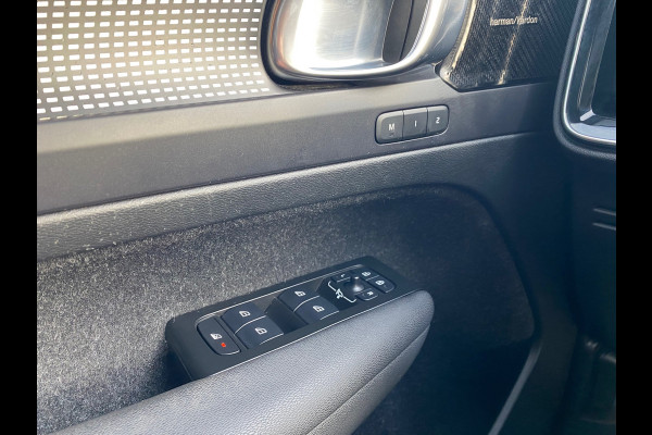 Volvo XC40 Recharge P8 AWD R-Design Panoramadak Vol Leder 92% SOH NL-Auto Rijklaarprijs!