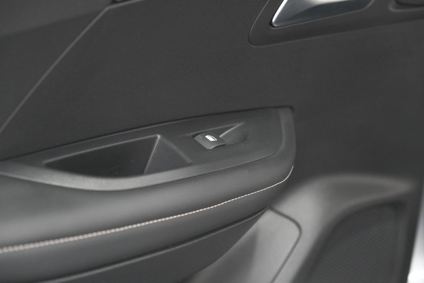 Peugeot 2008 PureTech 100 Allure | Camera | Navigatie | Parkeersensoren | Apple Carplay