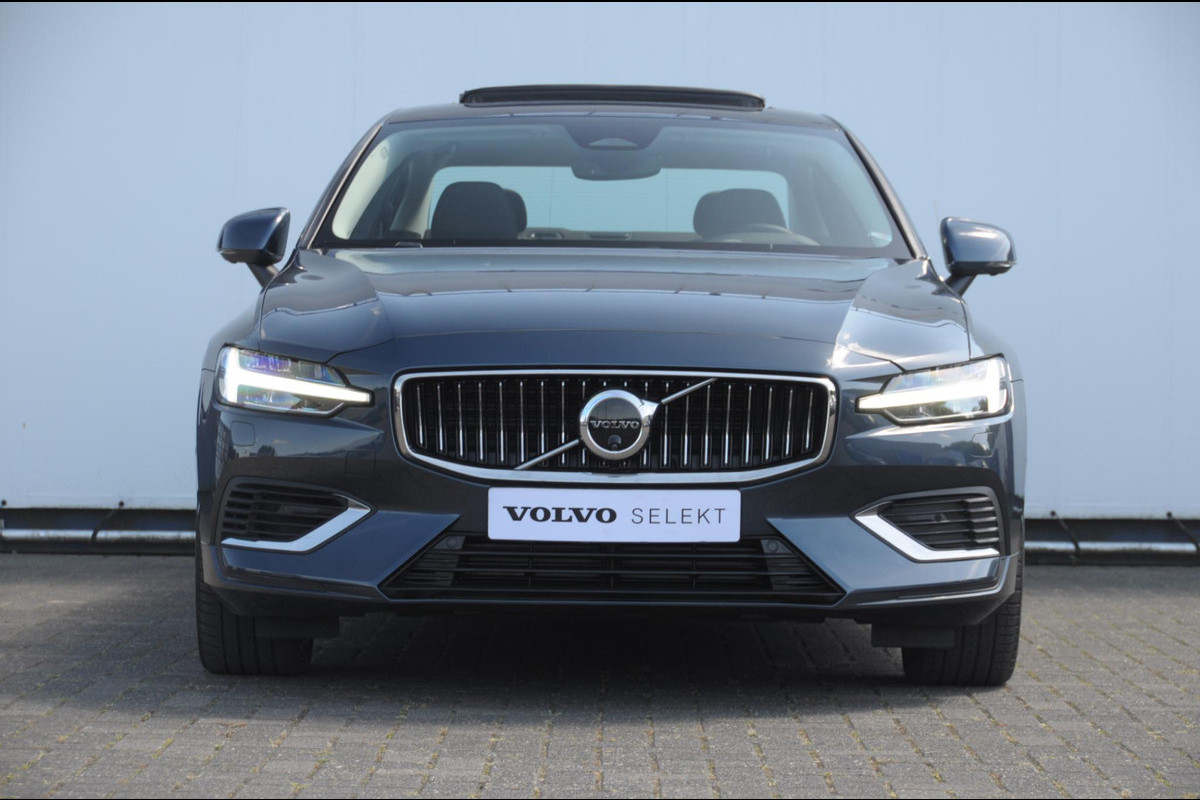 Volvo S60 T6 350PK Automaat Recharge Ultimate Bright / Head-up display / Harman Kardon audio / Panoramadak / BLIS / Elektrisch bedienbare voorstoelen / Memory seats / Verwarmbare stoelen / Keyless entry /