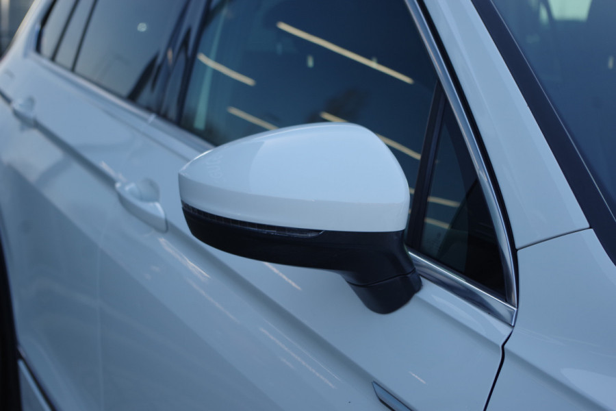 Volkswagen Tiguan 1.4 TSI R-Line Comfortline, Panoramadak, Digitale Cockpit, LED, Stoelverwarming,