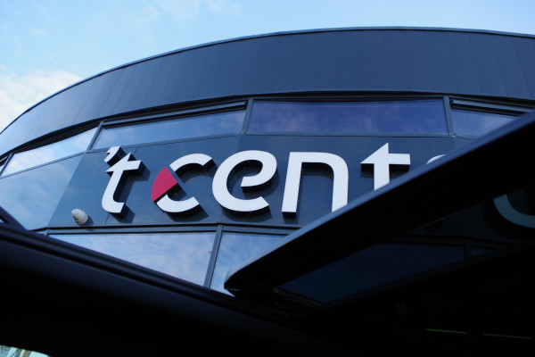 Volkswagen Tiguan 1.4 TSI R-Line Comfortline, Panoramadak, Digitale Cockpit, LED, Stoelverwarming,