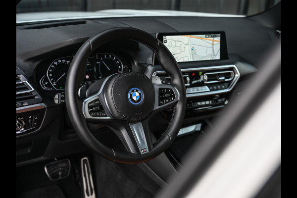 BMW X3 xDrive30e High Executive | PANORAMADAK | HEAD-UP | CAMERA | BLIS | STOELVERWARMING | BMW LASER | HIFI | AMBIANCE SFEER VERLICHTI