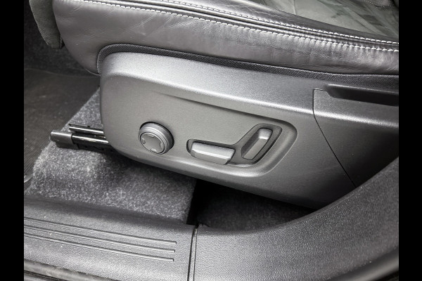 Volvo XC40 2.0 B4 R-Design (Goed OnderH, Camera, Navi, StoelV, Harman/ Kardon, PDC V+A, Etc)