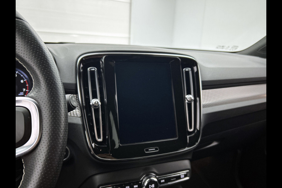 Volvo XC40 2.0 B4 R-Design (Goed OnderH, Camera, Navi, StoelV, Harman/ Kardon, PDC V+A, Etc)