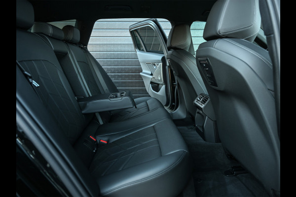 BMW 5 Serie Touring 530e XDRIVE | SHADOW LINE | M-SPORT | COMFORT ACCESS | ACTIVE CRUISE | BOWERS & WILKINS | 360 CAMERA | STUUR- EN STOELVE