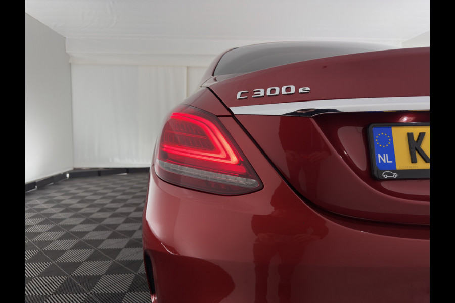 Mercedes-Benz C-Klasse 300 e Business Solution AMG Limited (INCL.BTW) *FULL-LEATHER | FULL-LED | BURMESTER | AMBIENT-LIGHT | BLIND-SPOT | HEATED-SPORTSEATS | DIGI-COCKPIT | NAVI-FULLMAP | CAMERA | DAB+ | 18''ALU*