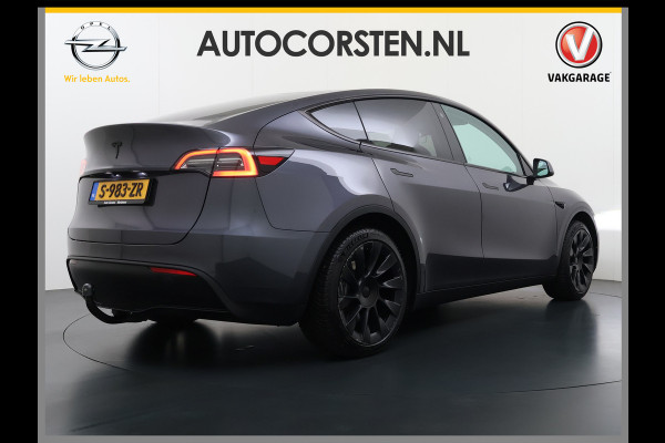 Tesla Model Y RWD 60kWh LFP-Accu S.O.H. 96% Trekhaak Warmtepomp Lmv 20" Ambient Interieur Verlichting Adap.Cruise Navi Ecc Camera's Panoramada Autopilot Stoel+Stuur+Achterbank Verwarming Elek.Achterklep Dodehoek detector Draadloze telefoonlader Origineel Nederlandse Auto 1.600KG Trekgewicht