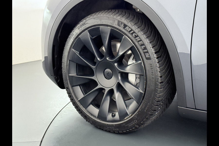 Tesla Model Y RWD 60kWh LFP-Accu S.O.H. 96% Trekhaak Warmtepomp Lmv 20" Ambient Interieur Verlichting Adap.Cruise Navi Ecc Camera's Panoramada Autopilot Stoel+Stuur+Achterbank Verwarming Elek.Achterklep Dodehoek detector Draadloze telefoonlader Origineel Nederlandse Auto 1.600KG Trekgewicht