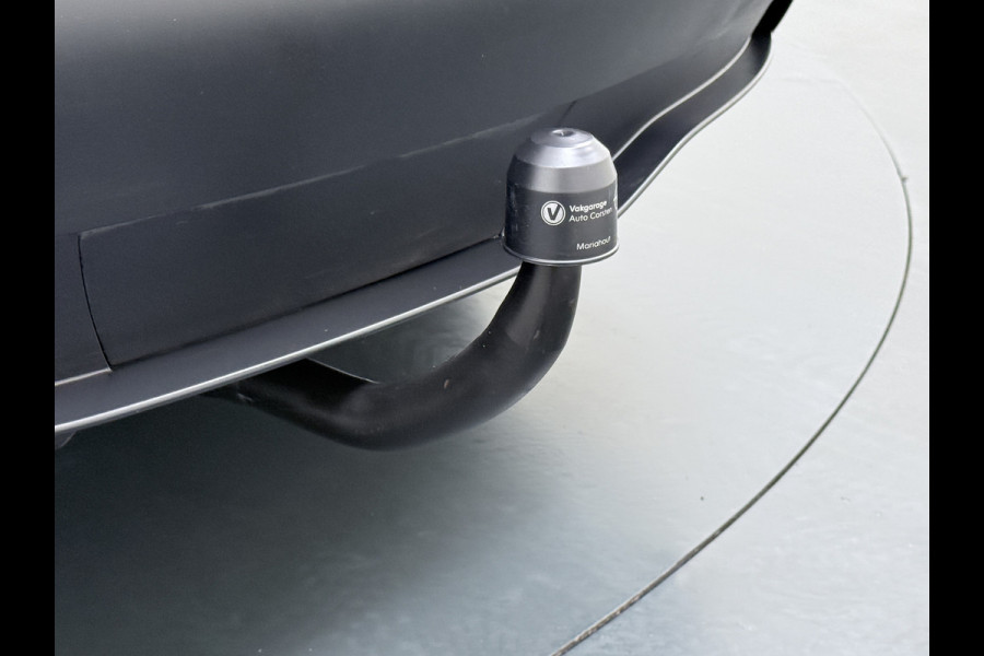 Tesla Model Y RWD 60kWh LFP-Accu S.O.H. 96% Trekhaak Warmtepomp Lmv 20" Ambient Interieur Verlichting Adap.Cruise Navi Ecc Camera's Panoramada Autopilot Stoel+Stuur+Achterbank Verwarming Elek.Achterklep Dodehoek detector Draadloze telefoonlader Origineel Nederlandse Auto 1.600KG Trekgewicht