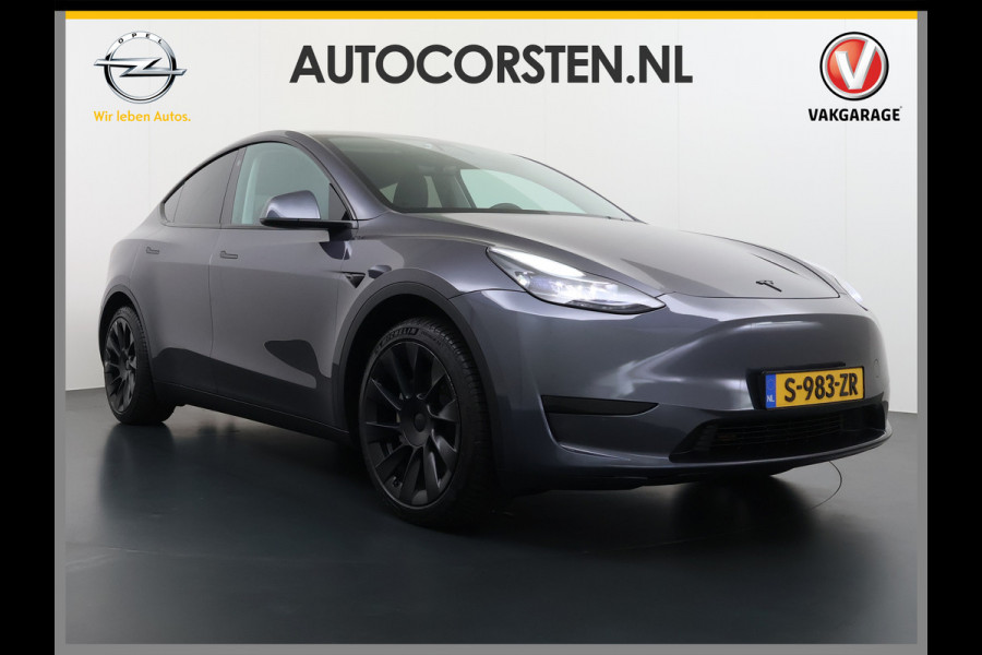 Tesla Model Y RWD 60kWh LFP-Accu S.O.H. 96% Trekhaak Warmtepomp Lmv 20" Ambient Interieur Verlichting Adap.Cruise Navi Ecc Camera's Panoramada Autopilot Stoel+Stuur+Achterbank Verwarming Elek.Achterklep Dodehoek detector Draadloze telefoonlader Origineel Nederlandse Auto 1.600KG Trekgewicht