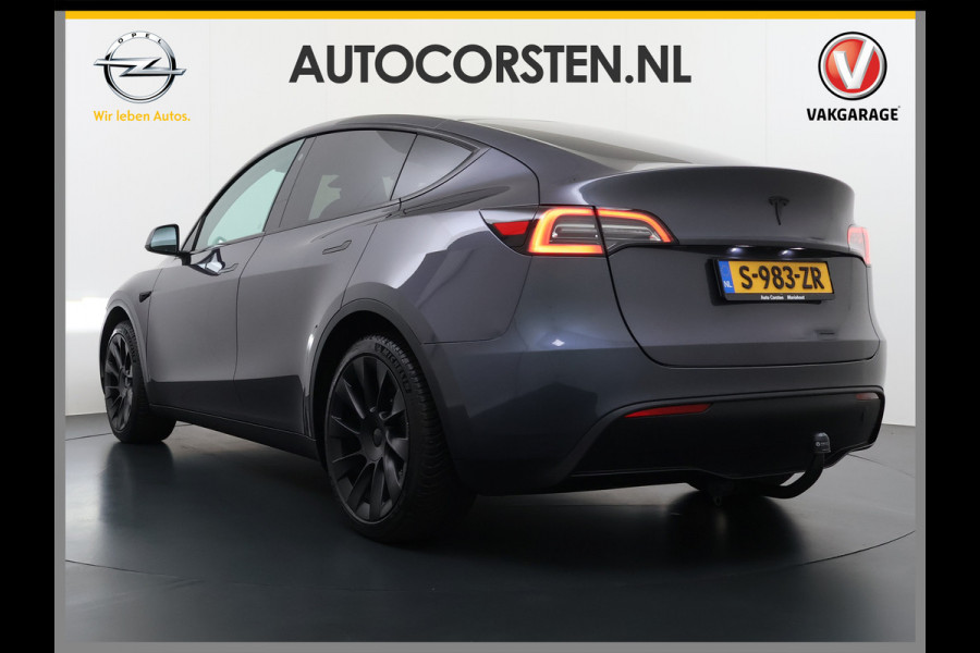 Tesla Model Y RWD 60kWh LFP-Accu S.O.H. 96% Trekhaak Warmtepomp Lmv 20" Ambient Interieur Verlichting Adap.Cruise Navi Ecc Camera's Panoramada Autopilot Stoel+Stuur+Achterbank Verwarming Elek.Achterklep Dodehoek detector Draadloze telefoonlader Origineel Nederlandse Auto 1.600KG Trekgewicht