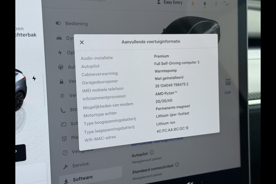 Tesla Model Y RWD 60kWh LFP-Accu S.O.H. 96% Trekhaak Warmtepomp Lmv 20" Ambient Interieur Verlichting Adap.Cruise Navi Ecc Camera's Panoramada Autopilot Stoel+Stuur+Achterbank Verwarming Elek.Achterklep Dodehoek detector Draadloze telefoonlader Origineel Nederlandse Auto 1.600KG Trekgewicht
