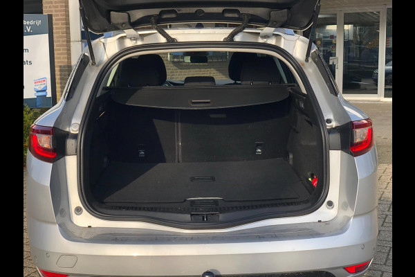 Renault MEGANE Estate 1.3 TCe Limited | Groot Navi, Camera, Cruise, Clima, DAB, Trekhaak | Goed onderhouden |