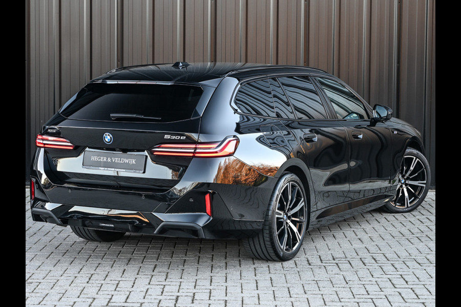 BMW 5 Serie Touring 530e XDRIVE | SHADOW LINE | M-SPORT | COMFORT ACCESS | BOWERS & WILKINS | STUUR- EN STOELVERWARMING | ICONIC GRILL | ACT