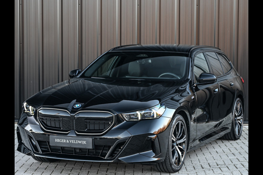 BMW 5 Serie Touring 530e XDRIVE | SHADOW LINE | M-SPORT | COMFORT ACCESS | BOWERS & WILKINS | STUUR- EN STOELVERWARMING | ICONIC GRILL | ACT