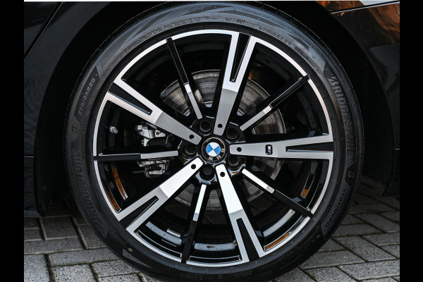 BMW 5 Serie Touring 530e XDRIVE | SHADOW LINE | M-SPORT | COMFORT ACCESS | BOWERS & WILKINS | STUUR- EN STOELVERWARMING | ICONIC GRILL | ACT