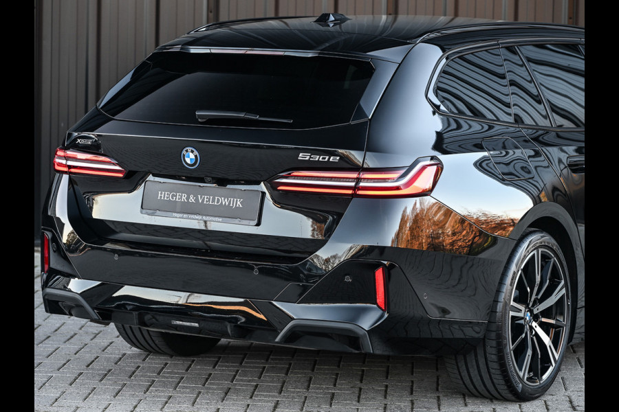 BMW 5 Serie Touring 530e XDRIVE | SHADOW LINE | M-SPORT | COMFORT ACCESS | BOWERS & WILKINS | STUUR- EN STOELVERWARMING | ICONIC GRILL | ACT