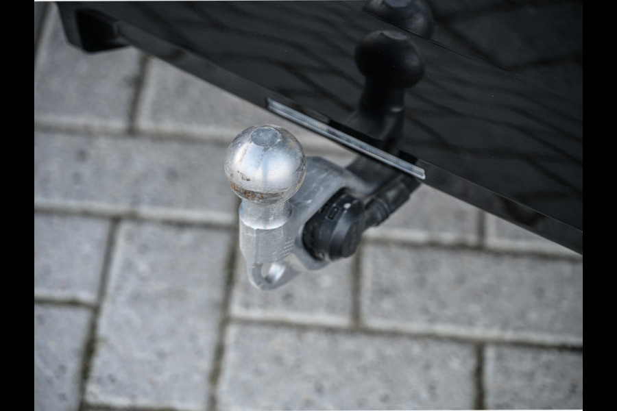 BMW 5 Serie Touring 530e XDRIVE | SHADOW LINE | M-SPORT | COMFORT ACCESS | BOWERS & WILKINS | STUUR- EN STOELVERWARMING | ICONIC GRILL | ACT