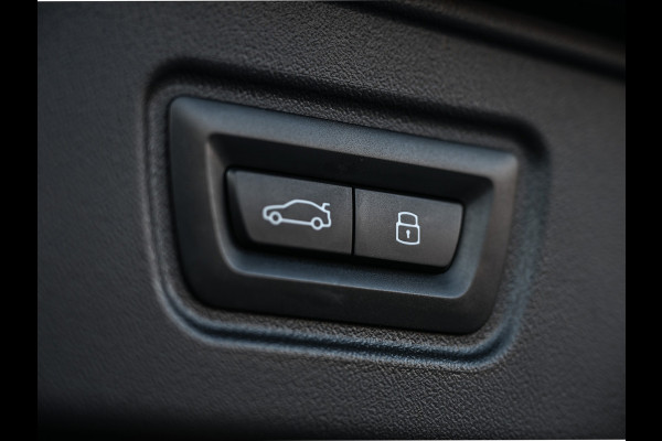 BMW 5 Serie Touring 530e XDRIVE | SHADOW LINE | M-SPORT | COMFORT ACCESS | BOWERS & WILKINS | STUUR- EN STOELVERWARMING | ICONIC GRILL | ACT