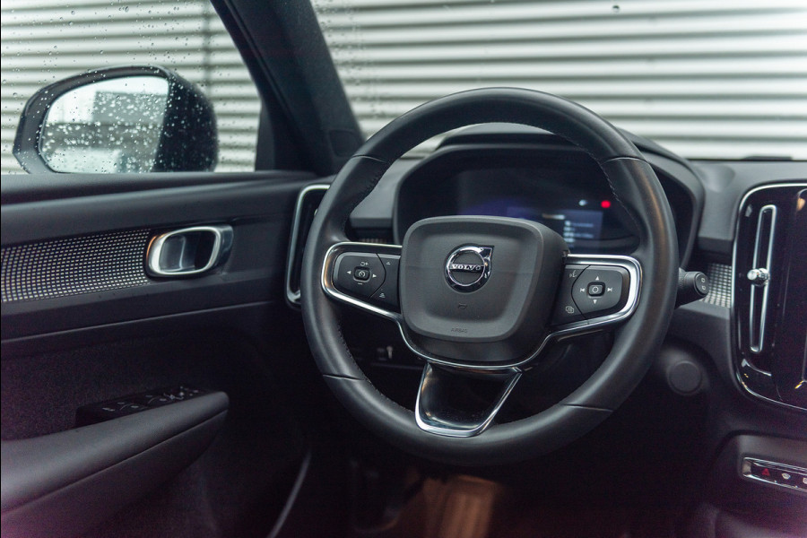 Volvo XC40 Recharge Aut. Luxe Stoelen Parkeercamera Stoelverwarming 231pk