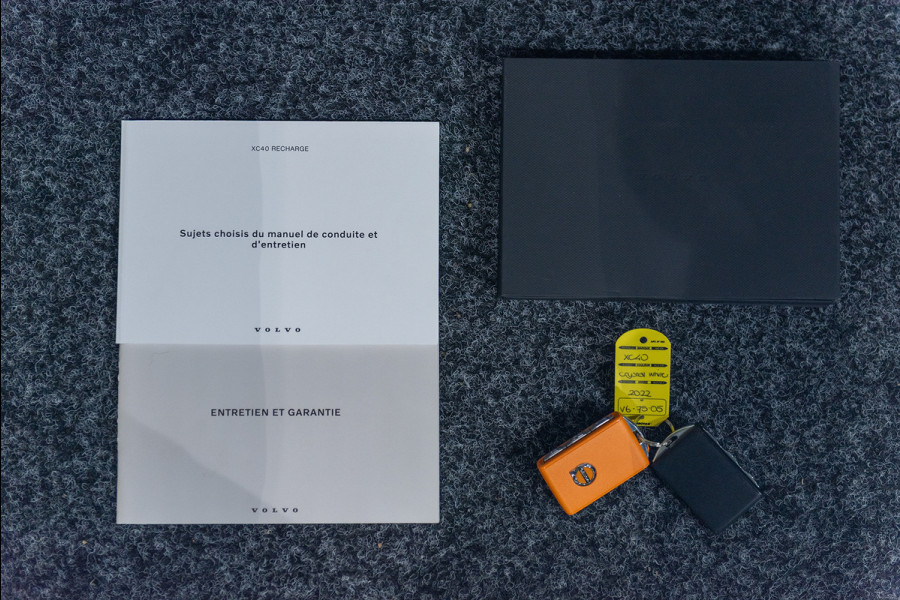 Volvo XC40 Recharge Aut. Luxe Stoelen Parkeercamera Stoelverwarming 231pk