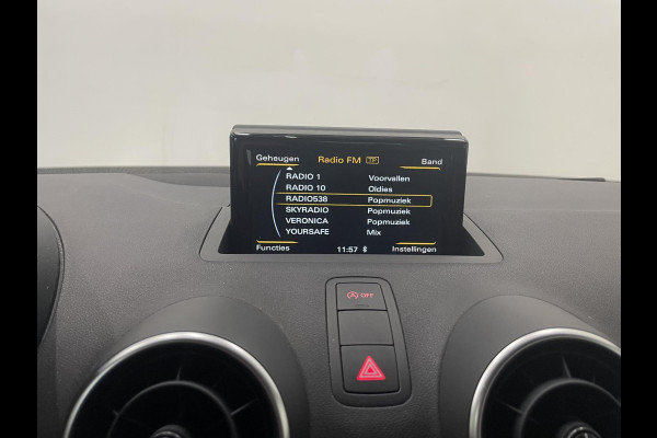 Audi A1 Sportback 1.0 TFSI 5 Deurs Navigatie Parkeersensoren voor+achter Clima Bluetooth Cruise Control Afwijkende dakkleur  Nette auto!