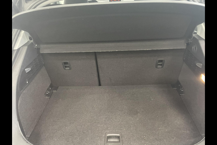 Audi A1 Sportback 1.0 TFSI 5 Deurs Navigatie Parkeersensoren voor+achter Clima Bluetooth Cruise Control Afwijkende dakkleur  Nette auto!