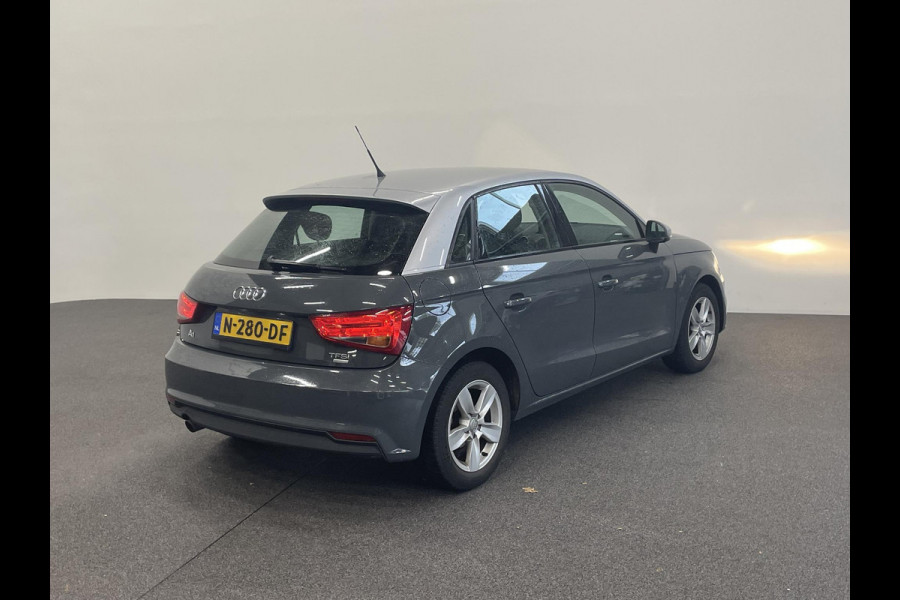 Audi A1 Sportback 1.0 TFSI 5 Deurs Navigatie Parkeersensoren voor+achter Clima Bluetooth Cruise Control Afwijkende dakkleur  Nette auto!