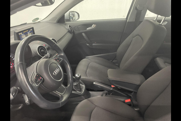 Audi A1 Sportback 1.0 TFSI 5 Deurs Navigatie Parkeersensoren voor+achter Clima Bluetooth Cruise Control Afwijkende dakkleur  Nette auto!