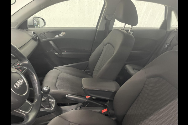 Audi A1 Sportback 1.0 TFSI 5 Deurs Navigatie Parkeersensoren voor+achter Clima Bluetooth Cruise Control Afwijkende dakkleur  Nette auto!