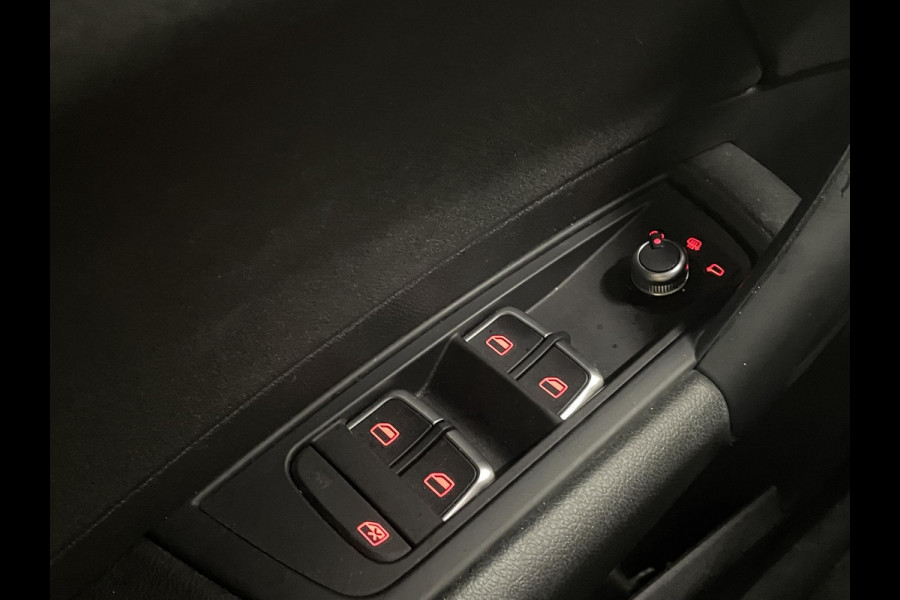 Audi A1 Sportback 1.0 TFSI 5 Deurs Navigatie Parkeersensoren voor+achter Clima Bluetooth Cruise Control Afwijkende dakkleur  Nette auto!