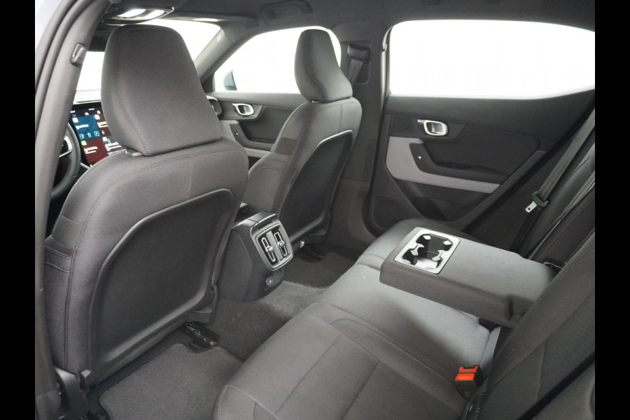 Polestar 2 Long Range 78kWh Soh 96% Carplay Android Auto Cruise Control Keyless Navi Ecc 360°Camera 19"LM Led-Pixel PDC Elektr.Klep Google  Blindspot Monitoring Stoelverwarming Regen-Lichtsensor Virtual-Cockpit Hill-Assist Lane Assist Origineel Nederlandse Auto Tot 150kw snel laden 1.500KG Trekvermogen €54.400 nieuwprijs