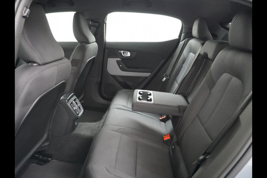 Polestar 2 Long Range 78kWh Soh 96% Carplay Android Auto Cruise Control Keyless Navi Ecc 360°Camera 19"LM Led-Pixel PDC Elektr.Klep Google  Blindspot Monitoring Stoelverwarming Regen-Lichtsensor Virtual-Cockpit Hill-Assist Lane Assist Origineel Nederlandse Auto Tot 150kw snel laden 1.500KG Trekvermogen €54.400 nieuwprijs