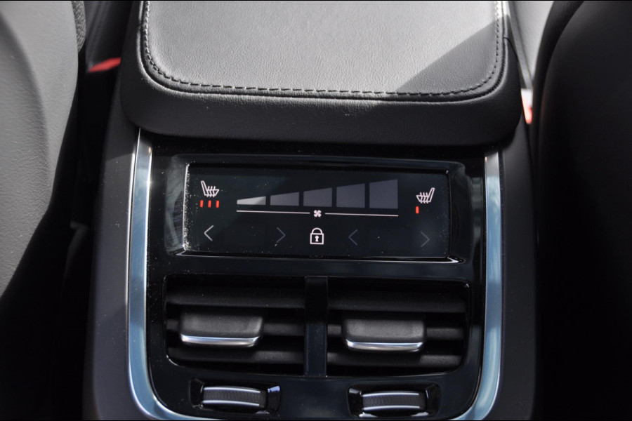 Volvo XC90 T8 455PK Long range Recharge AWD Ultimate Bright Google infotaiment/ Adaptieve cruise control/ Bowers en Wilkins/ Panoramadak/ Luchtvering/ 22” velgen/ BLIS/ Trekhaak/ Stoel en stuurwielverwarming/ Parkeersensoren met 360 Camera/ Elektrische stoelen met geheugen/ Apple carplay/ Keyless entry/ Head up display
