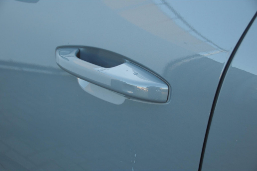 Volvo XC40 T5 262PK Automaat Recharge R-Design Gereserveerd