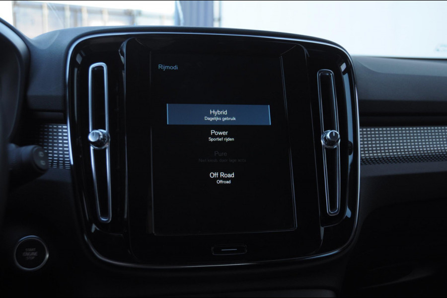 Volvo XC40 T5 262PK Automaat Recharge R-Design Gereserveerd