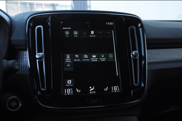 Volvo XC40 T5 262PK Automaat Recharge R-Design Gereserveerd