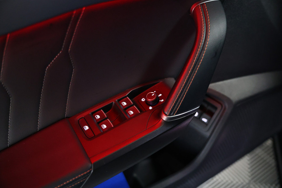 CUPRA Formentor 1.4 e-Hybr. VZ Performace 245pk PANO CARPLAY STUURVW ACC LEDER '22