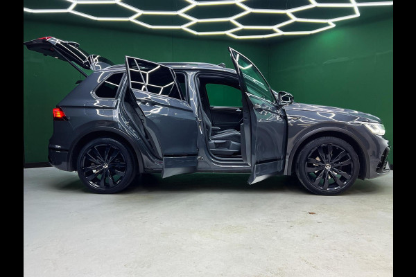 Volkswagen Tiguan 1.5 TSI R-Line Head-up | Pano | Trekhaak
