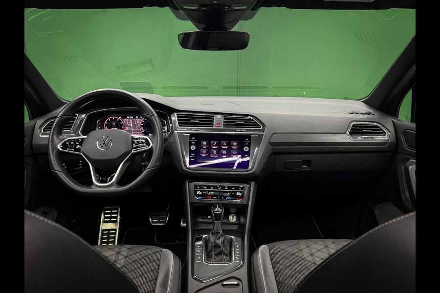 Volkswagen Tiguan 1.5 TSI R-Line Head-up | Pano | Trekhaak