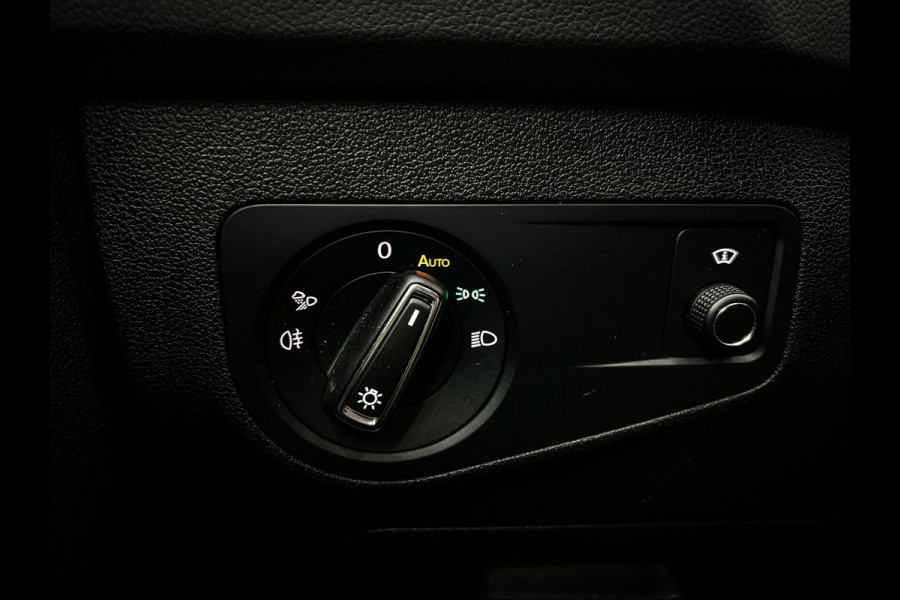 Volkswagen Tiguan 1.5 TSI R-Line Head-up | Pano | Trekhaak