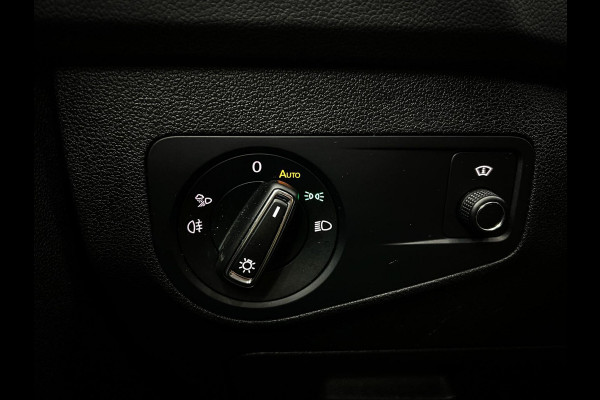 Volkswagen Tiguan 1.5 TSI R-Line Head-up | Pano | Trekhaak