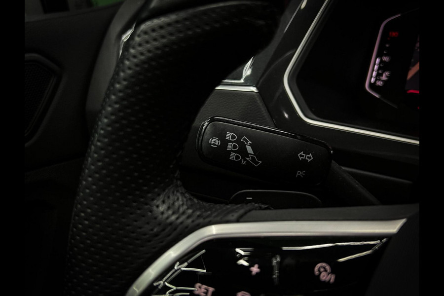 Volkswagen Tiguan 1.5 TSI R-Line Head-up | Pano | Trekhaak