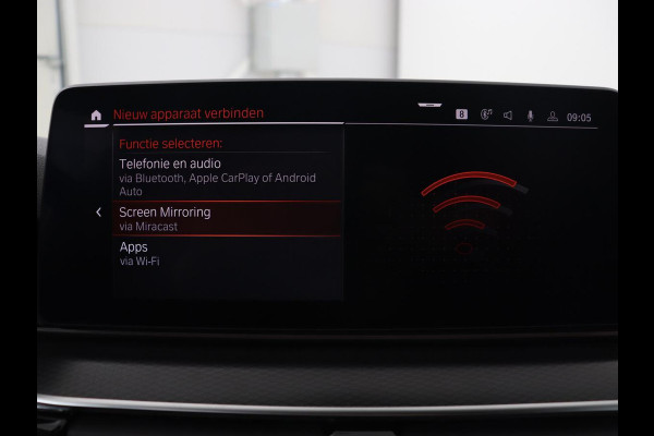 BMW 5 Serie 520i M Sport | Leder | Stoelverwarming | Carplay | 19'' | Sportstoelen | Live Cockpit | Navigatie | Parkeerhulp | Adaptief LED | Memory | Keyless start