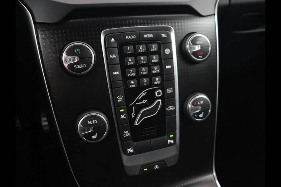 Volvo V40 2.0 T4 Sport | Stoelverwarming | Camera | Leder/Alcantara | Park Assist | Full LED | Navigatie | Climate control | Cruise control