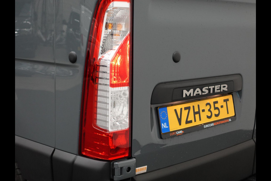 Renault Master T33 2.3 dCi 135PK L2H2 Work Edition Airco Cruise Control Camera Navi Parkeersensoren Trekhaak