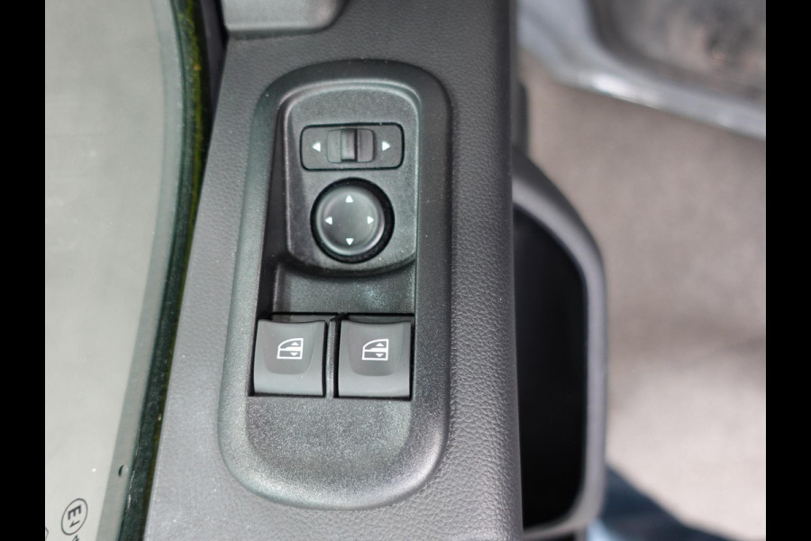 Renault Master T33 2.3 dCi 135PK L2H2 Work Edition Airco Cruise Control Camera Navi Parkeersensoren Trekhaak