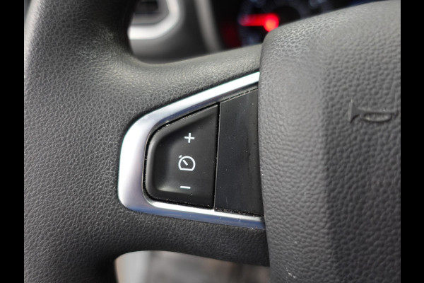 Renault Master T33 2.3 dCi 135PK L2H2 Work Edition Airco Cruise Control Camera Navi Parkeersensoren Trekhaak