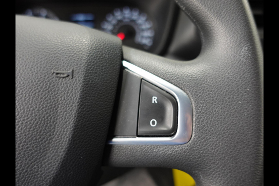 Renault Master T33 2.3 dCi 135PK L2H2 Work Edition Airco Cruise Control Camera Navi Parkeersensoren Trekhaak